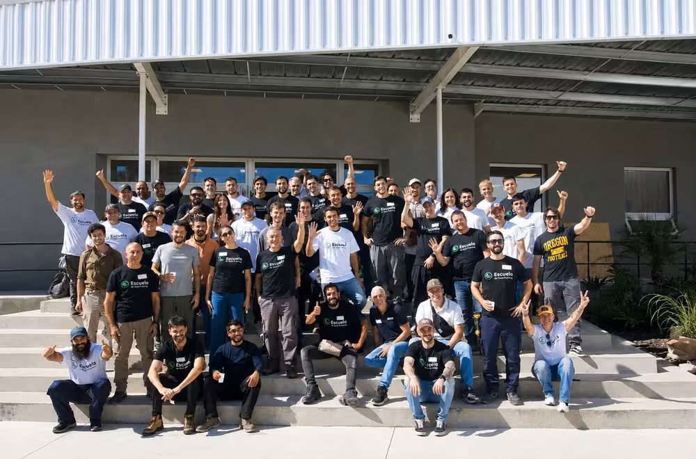 Foto grupal de alumnos de la Escuela de Steel Framing